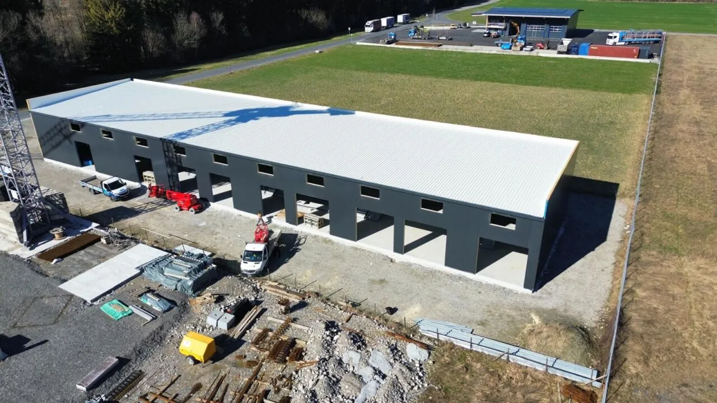 Mischgenutzte Industriehalle in Aigle - Foto 6 von 9