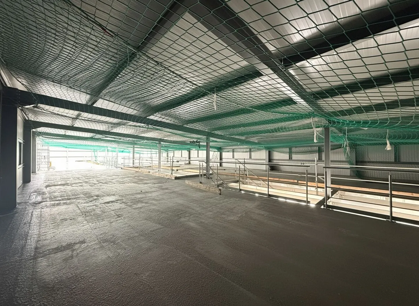 Mischgenutzte Industriehalle in Aigle - Foto 9 von 9