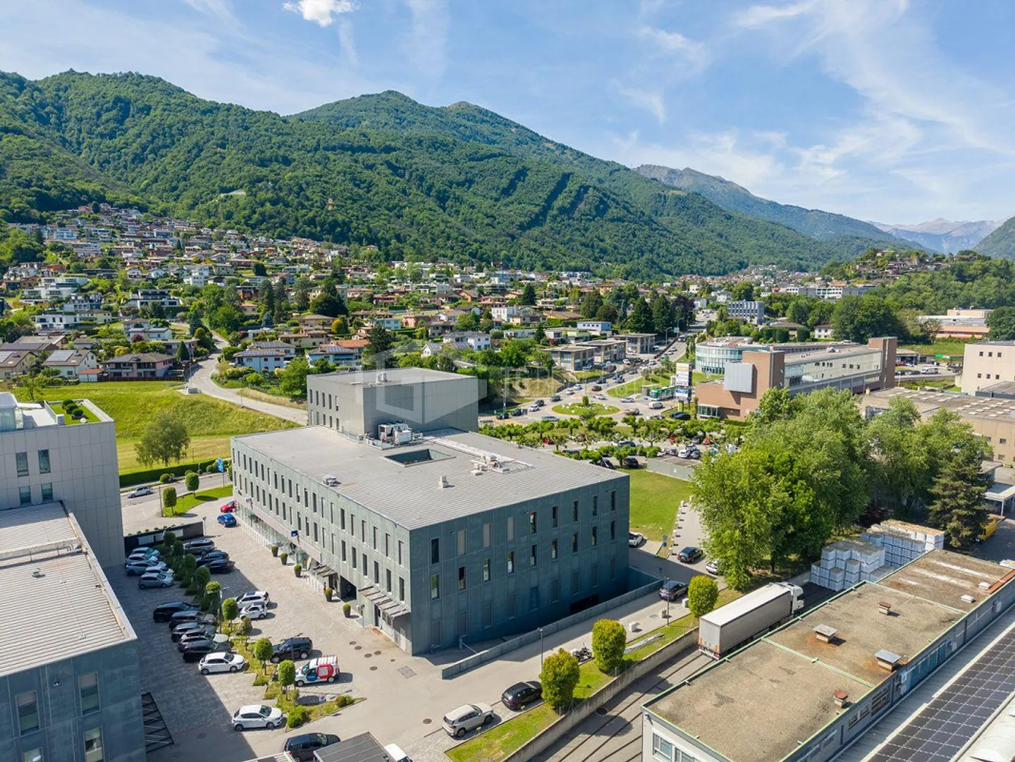 MODERN OFFICE IN MANNO | MODERNO UFFICIO A MANNO | MODERNO UFFICIO ... - Photo 1 of 13