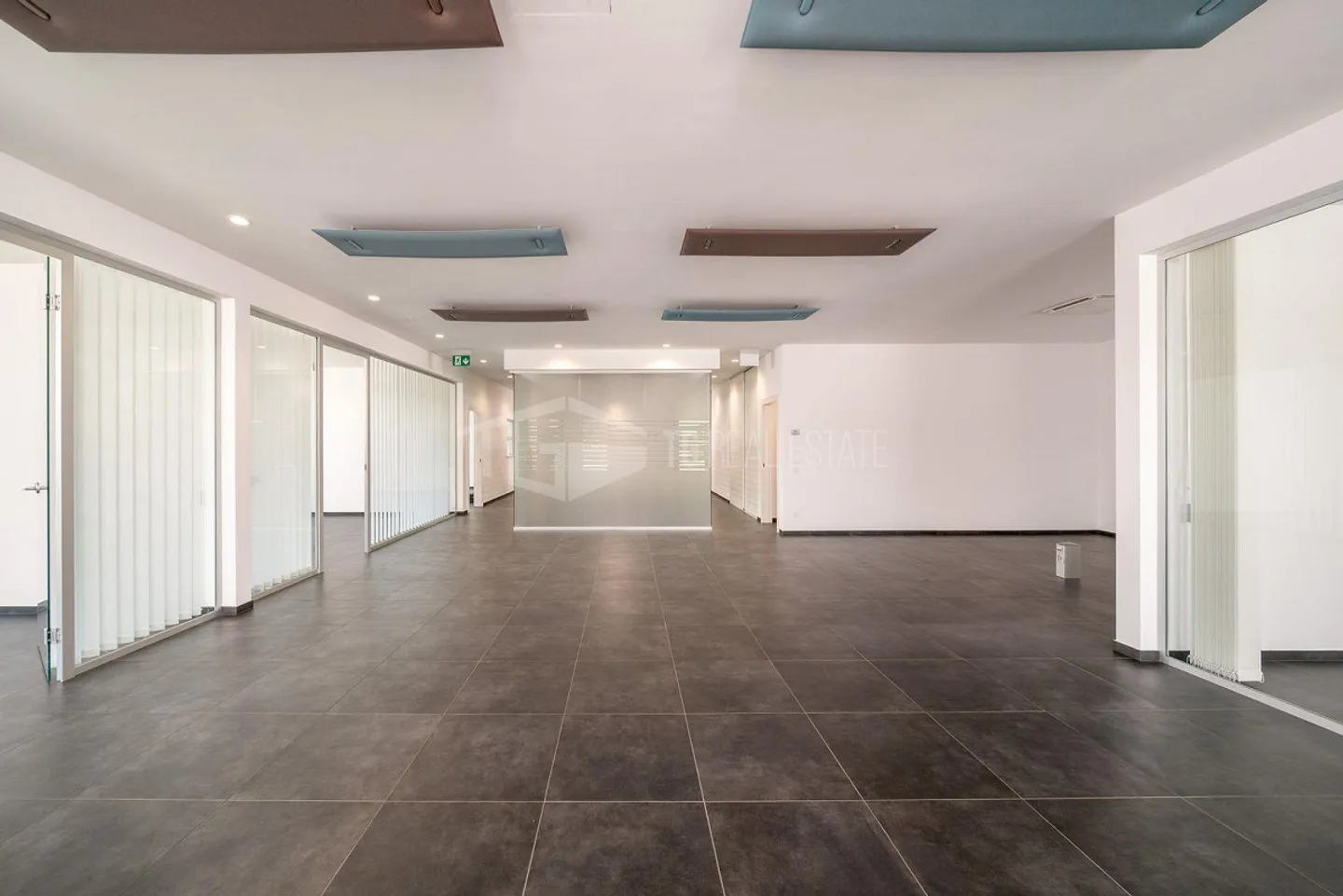 MODERN OFFICE IN MANNO | MODERNO UFFICIO A MANNO | MODERNO UFFICIO ... - Photo 4 of 13