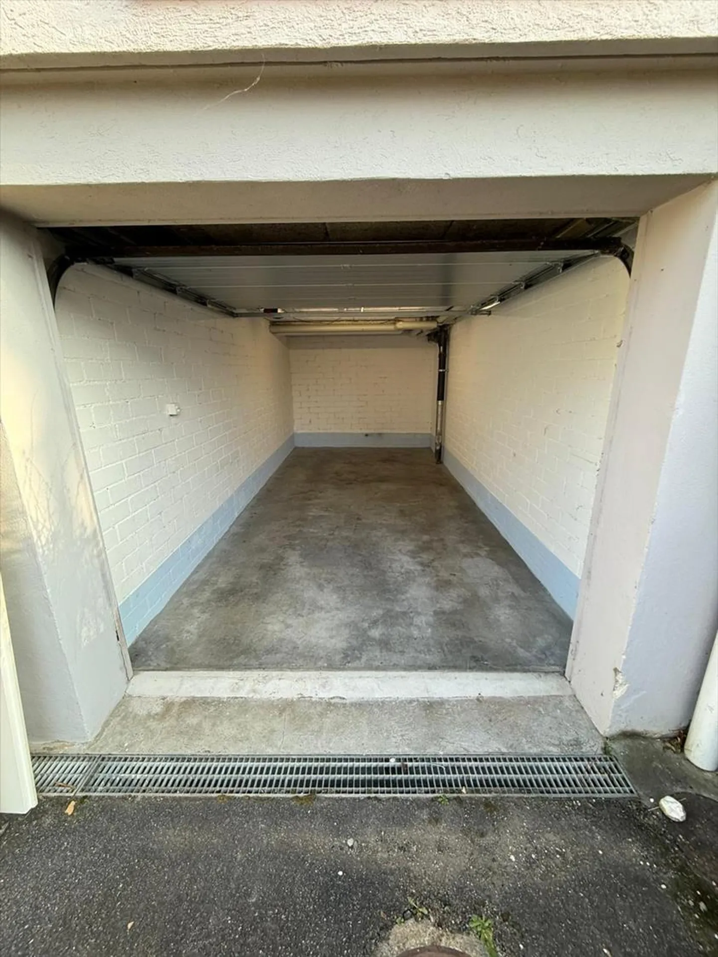 Appartement 2 pièces avec balcon et cuisine moderne, situé au centre de Reinach - Photo 9 sur 10