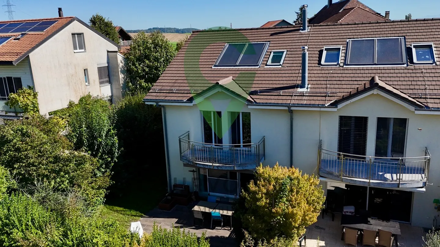 Pitched-roof villa apartment in a calm and bucolic environment - Photo 2 of 13