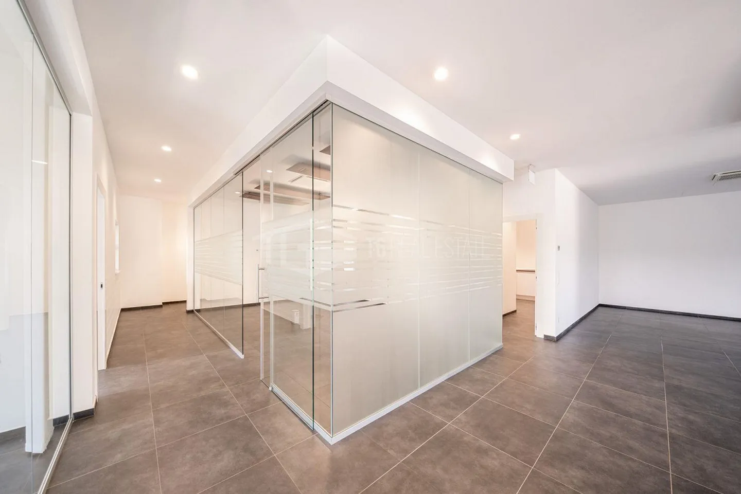 MODERN OFFICE IN MANNO | MODERNO UFFICIO A MANNO | MODERNO UFFICIO ... - Photo 9 of 13