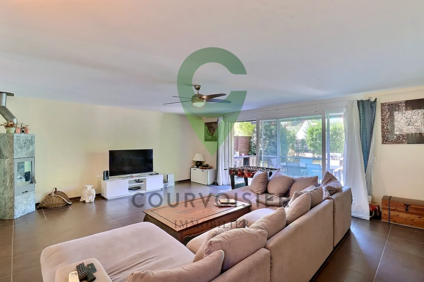 Pitched-roof villa apartment in a calm and bucolic environment - Photo 3 of 13