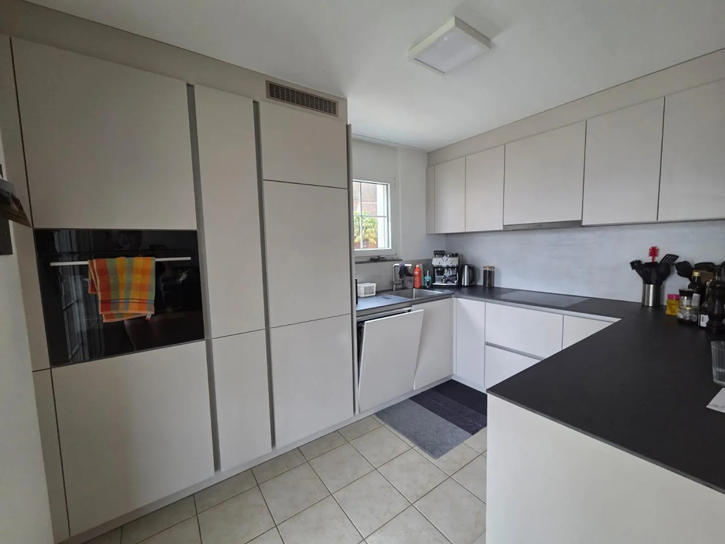 Geräumige 4.5-Zimmer-Wohnung - Foto 3 von 8