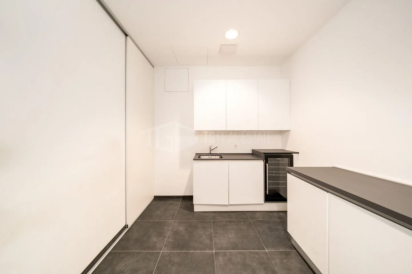 MODERN OFFICE IN MANNO | MODERNO UFFICIO A MANNO | MODERNO UFFICIO ... - Photo 11 of 13