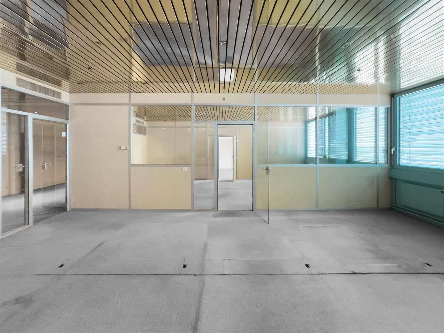 Espace pour atelier ou bureau de 231 m² à Carouge - Photo 2 sur 6