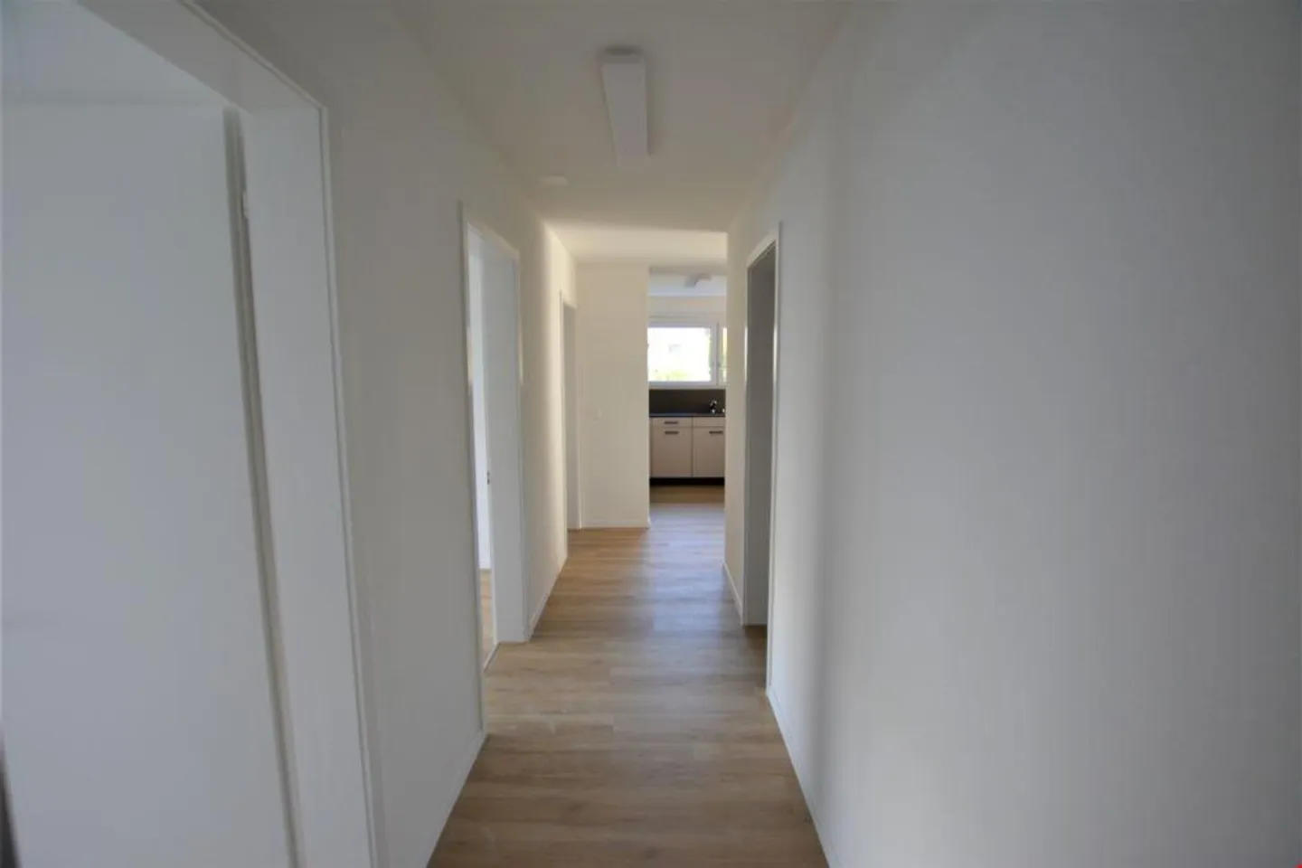 Appartamento ristrutturato in affitto a Bienne - Foto 6 di 9