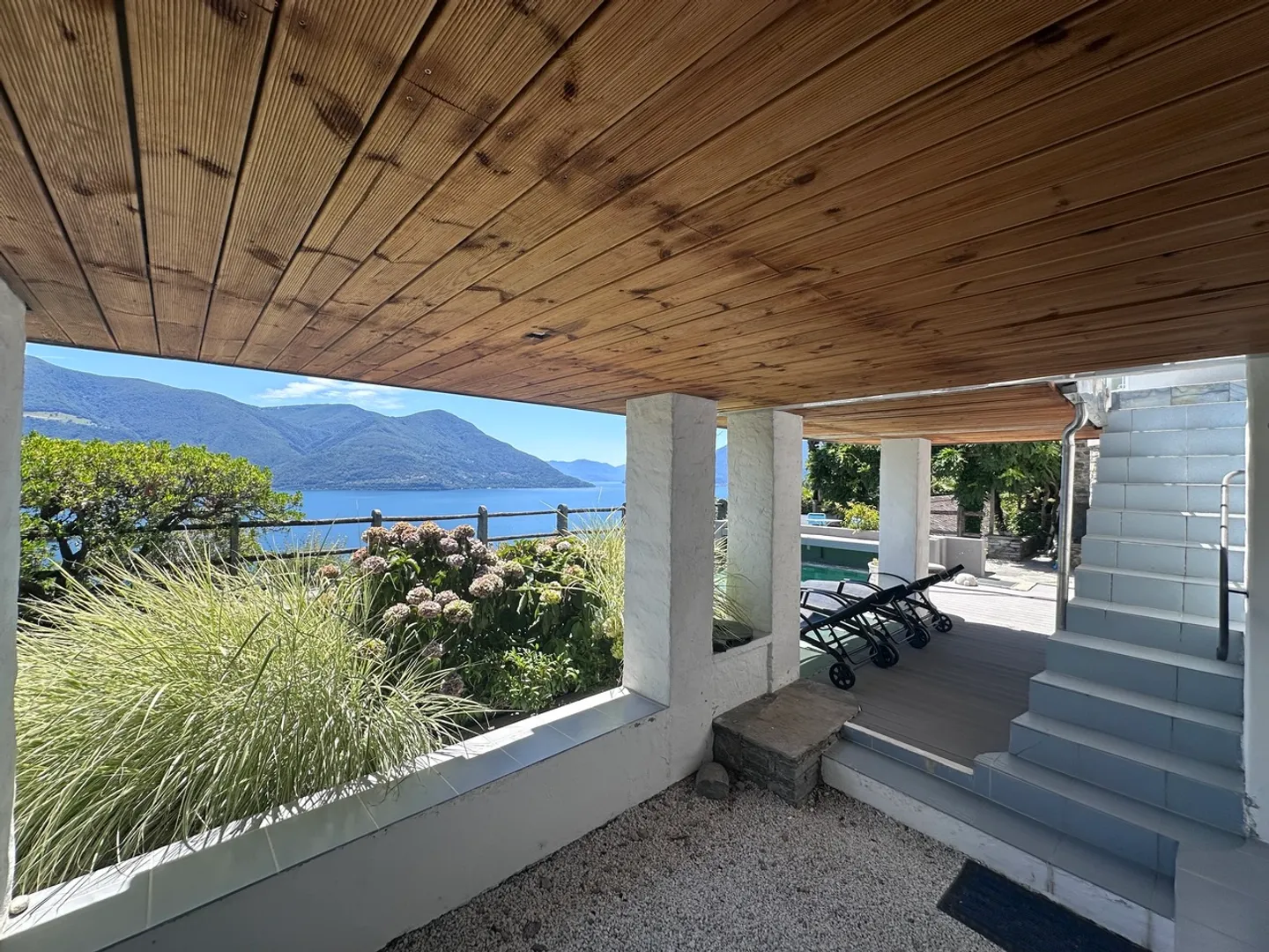 Unique Villa with Panoramic Views - Photo 5 of 39
