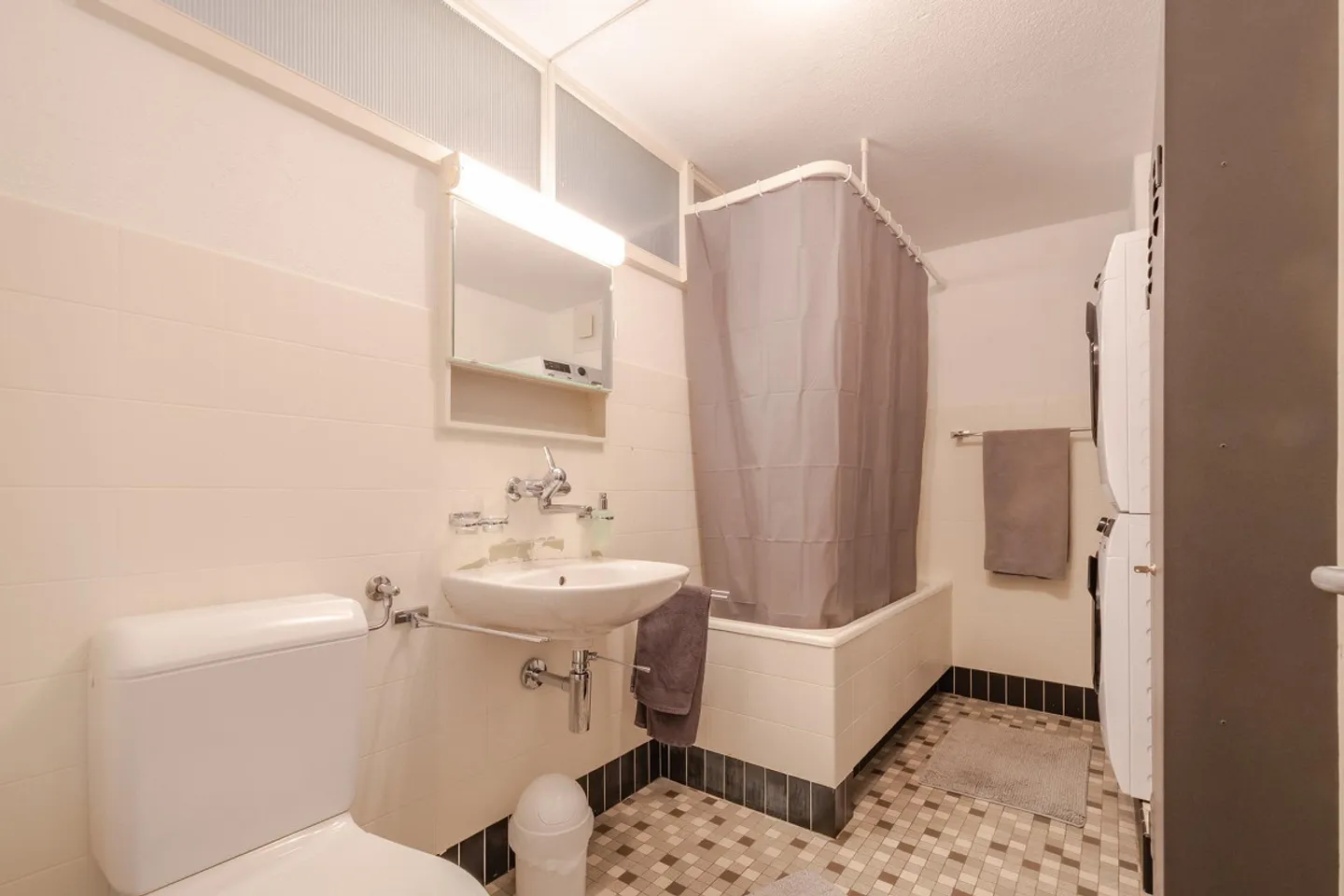 Maison de ville historique avec diverses possibilités - Photo 9 sur 25