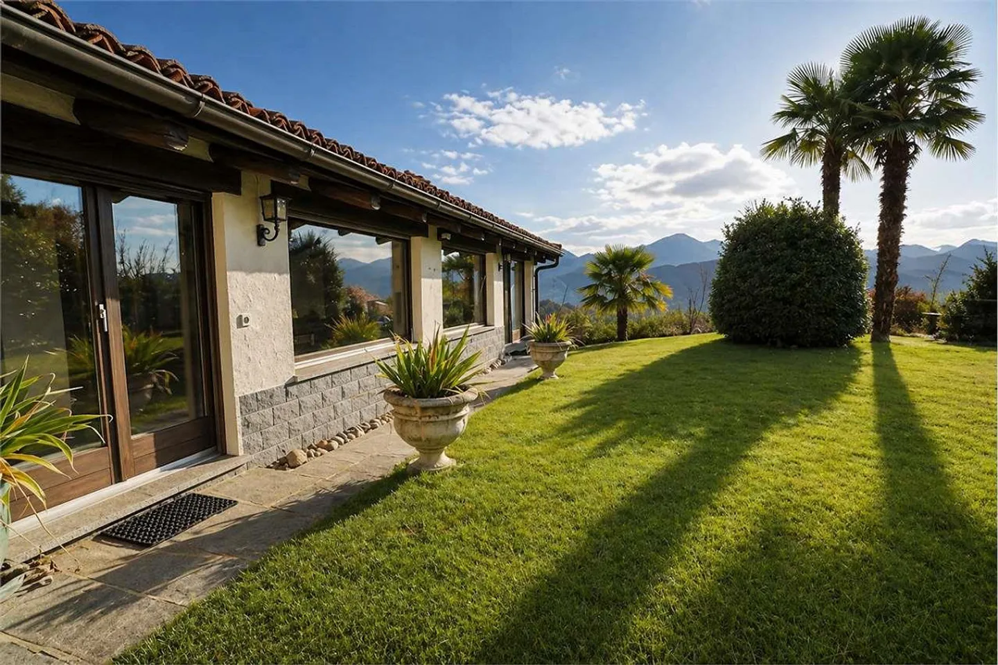 Villa avec vue sur le lac de Lugano et grand espace spa - PURA - Photo 2 sur 13