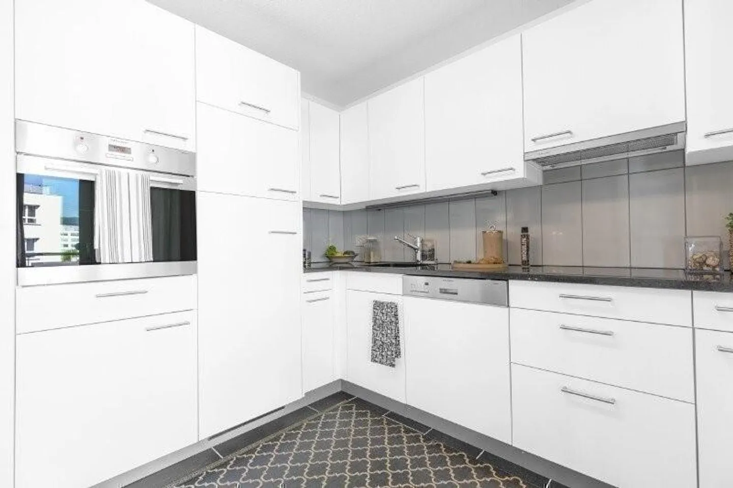 Appartamento Moderno in Posizione Centrale - Foto 2 di 9