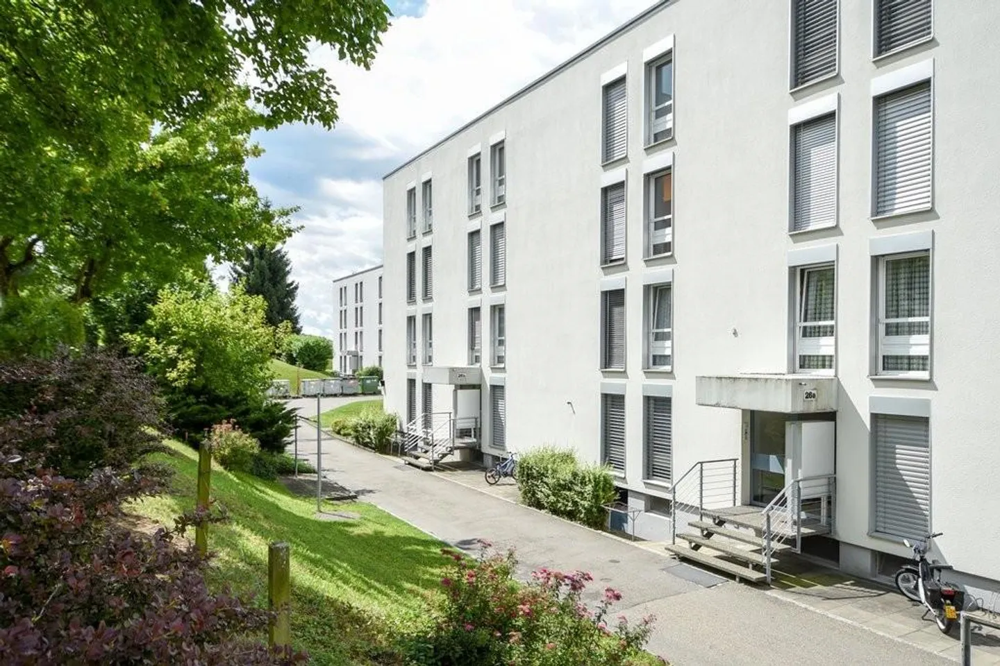 AUSSENPARKPLATZ IN WORB ZU VERMIETEN - Photo 2 sur 2