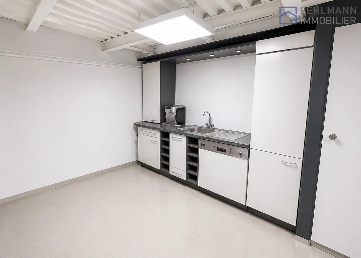 Espace Commercial Polyvalent - Photo 2 sur 2