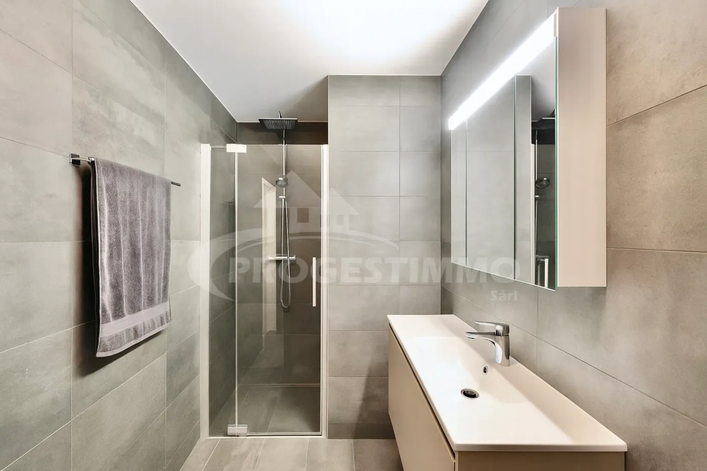 LIGHT, SPACE AND MODERNITY IN THE HEART OF LA RASSE - Photo 4 of 8