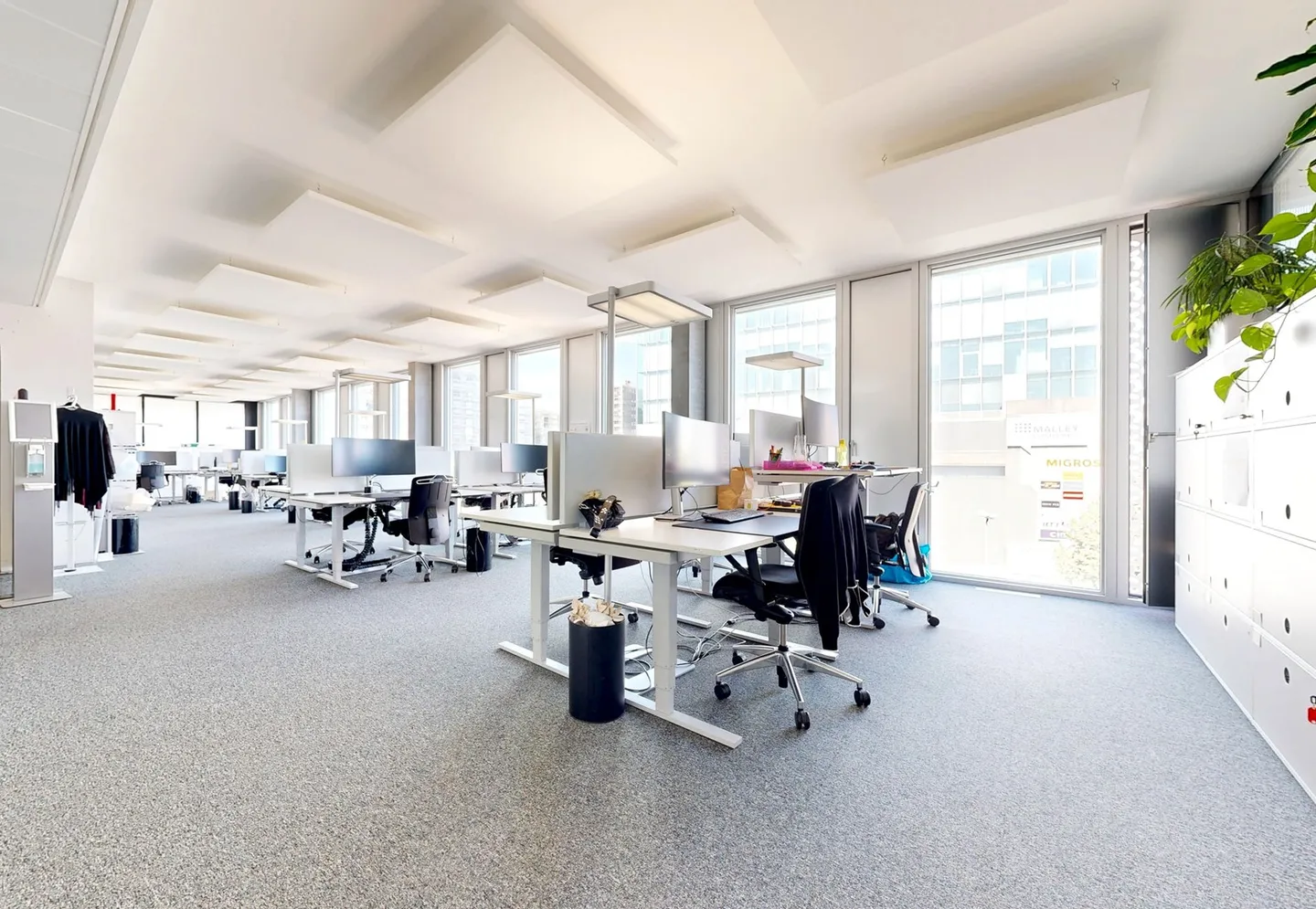 Bureau Spacieux - Photo 4 sur 7