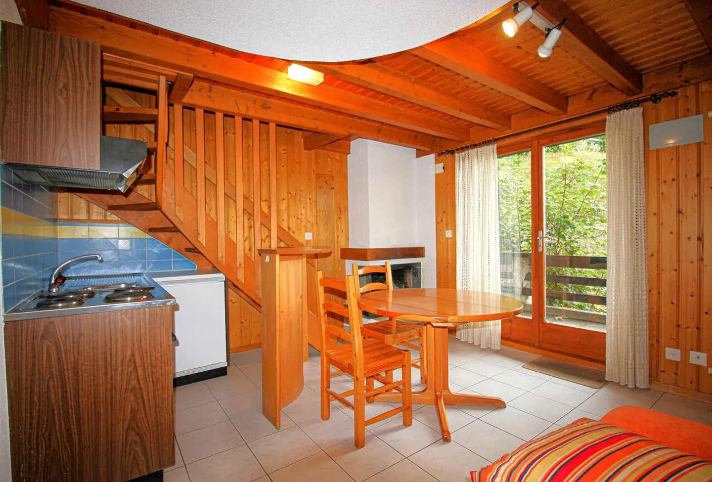 Studio duplex con balcone-terrazza - Foto 2 di 8