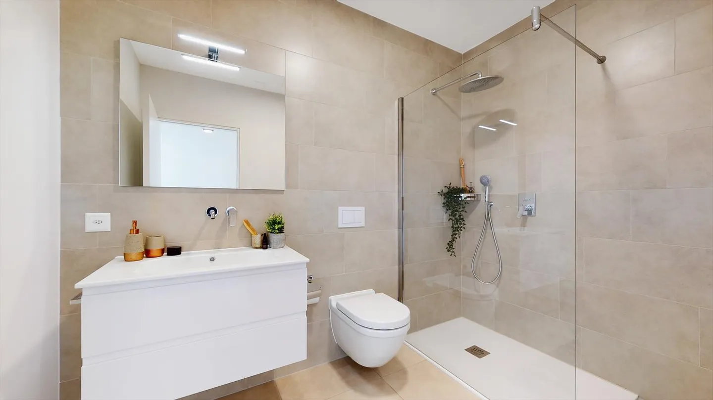 Top floor with modern style 3.5 rooms in the Parco Cornaredo residence - Photo 6 of 8