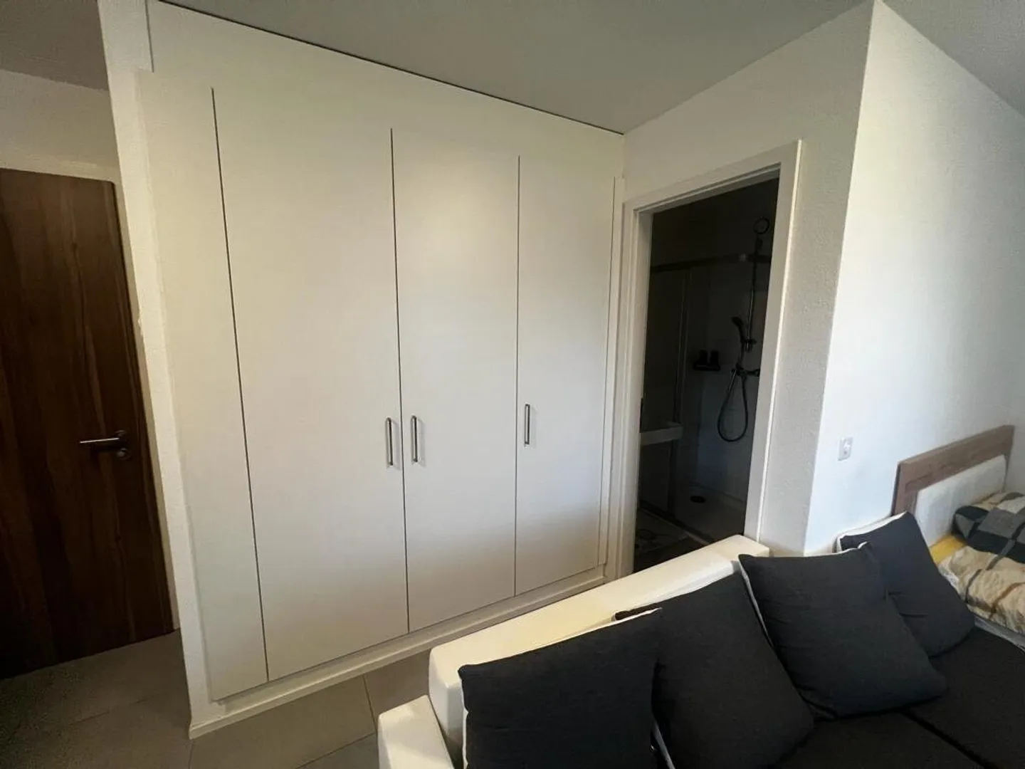 Studio moderne à Bussigny - Photo 2 sur 4