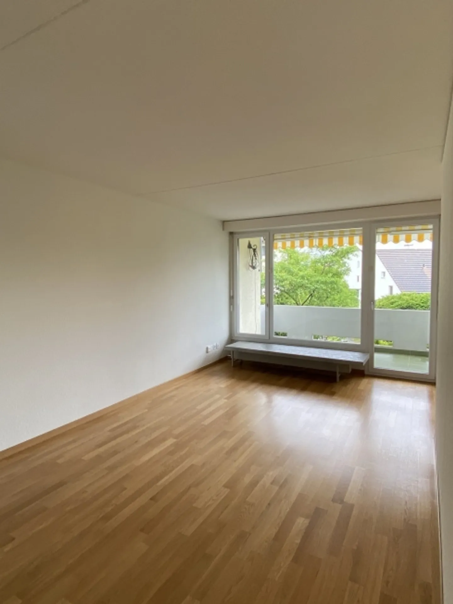 Appartement 3 pièces à Uster limité jusqu'au 30 juin 2026 - Photo 2 sur 9