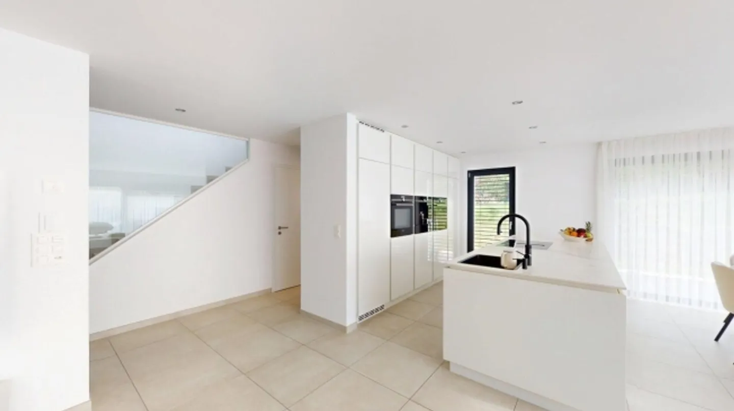 Modern Living with Style and Comfort - Photo 5 of 16