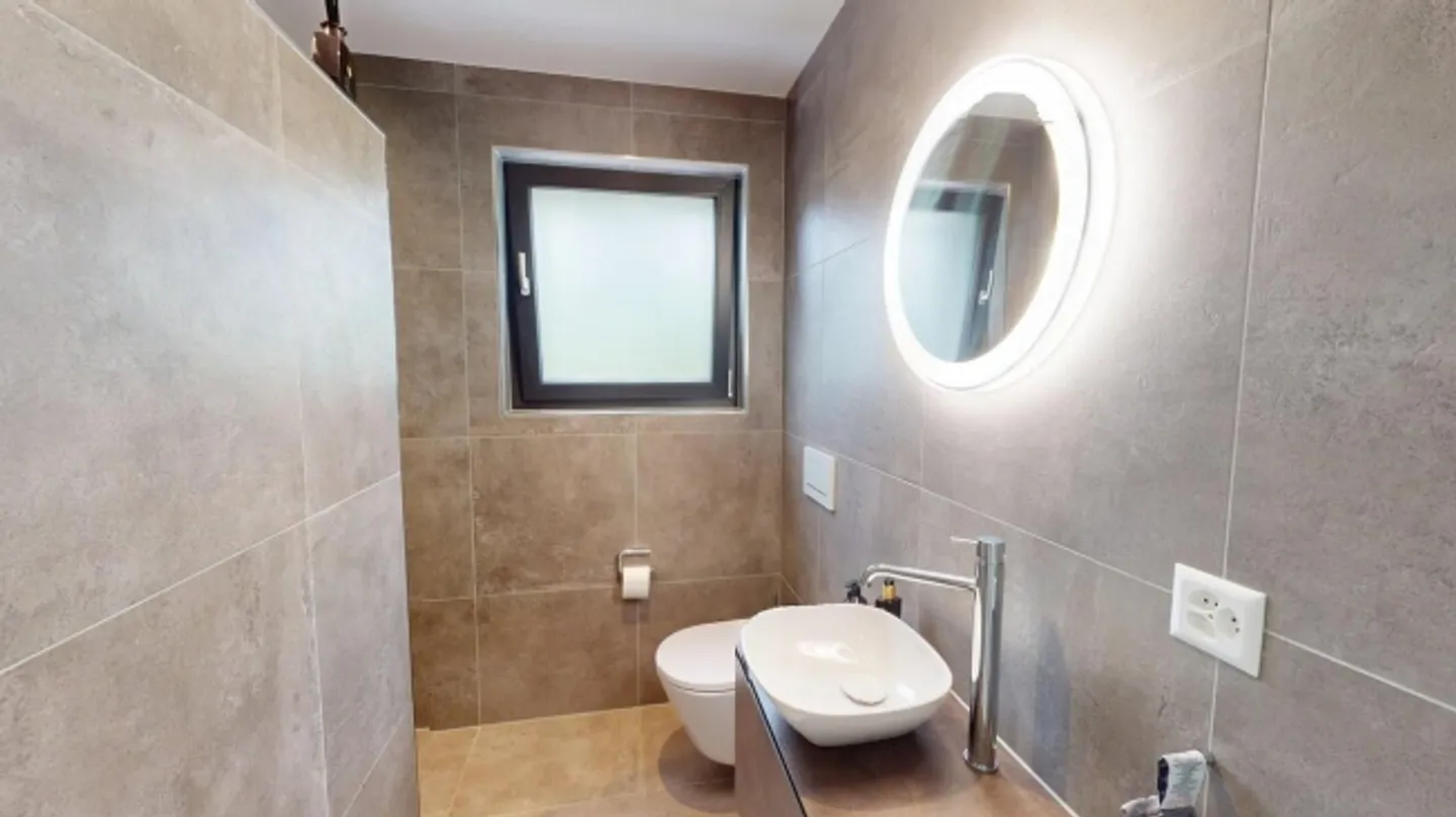 Modern Living with Style and Comfort - Photo 8 of 16