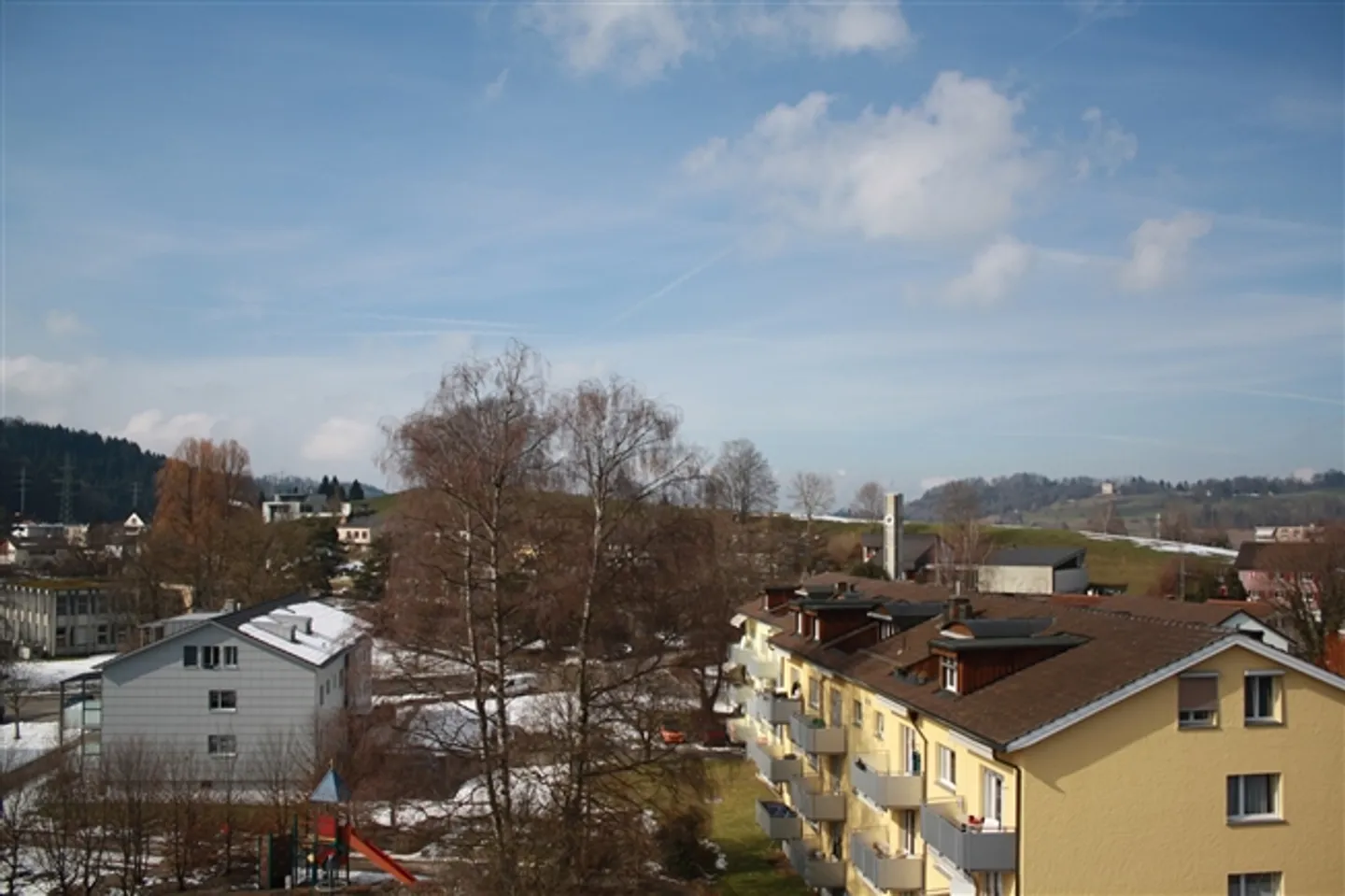 Appartement en duplex de 6,5 pièces avec grande terrasse sur le toit - Idéal pour une colocation ! - Photo 1 sur 10