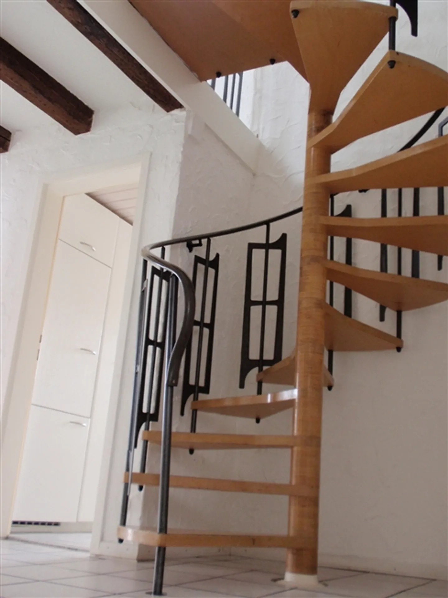 Appartement en duplex de 6,5 pièces avec grande terrasse sur le toit - Idéal pour une colocation ! - Photo 7 sur 10