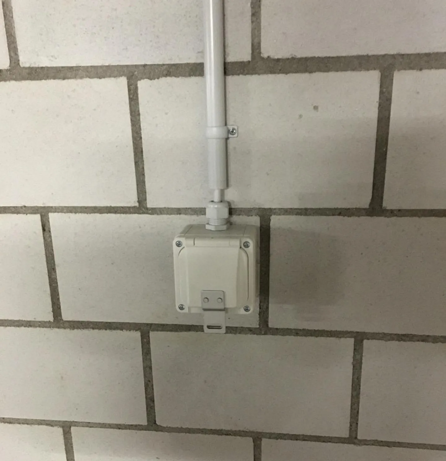 Place de parking à louer dans le centre de Kloten garage souterrain (nouvelle construction) - Photo 4 sur 5