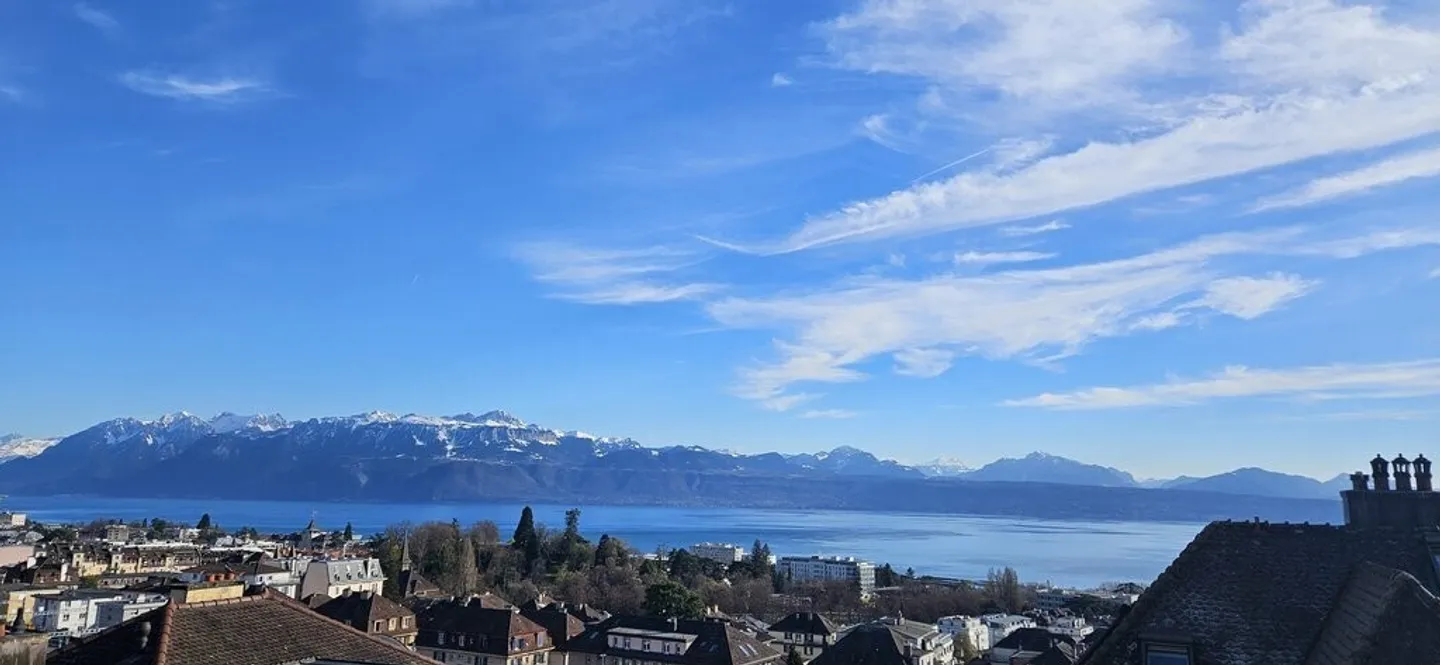 Magnificent 2.5-room apartment with panoramic view - Photo 1 of 10