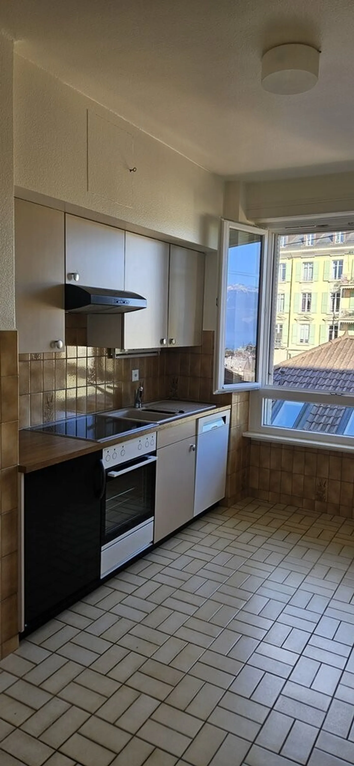 Magnificent 2.5-room apartment with panoramic view - Photo 7 of 10