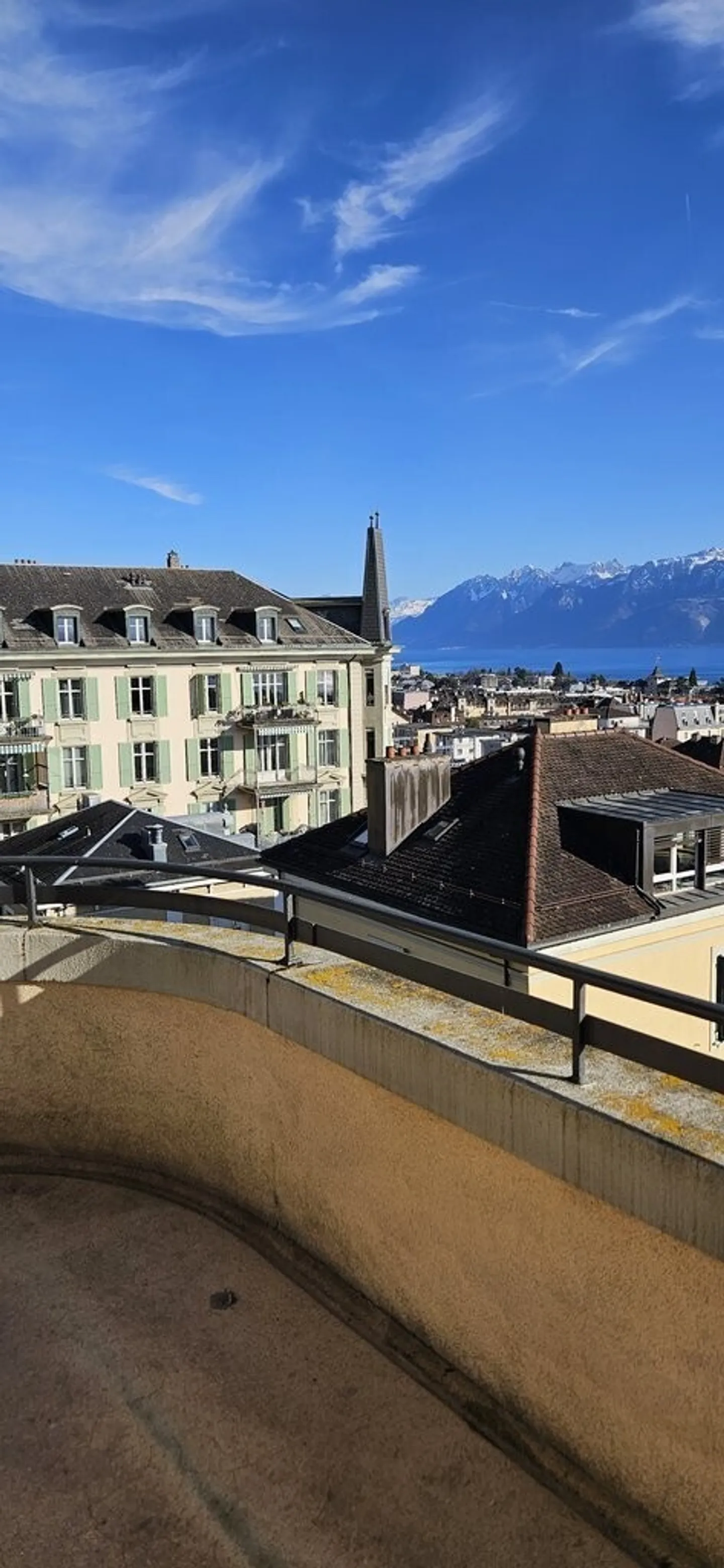 Magnificent 2.5-room apartment with panoramic view - Photo 9 of 10