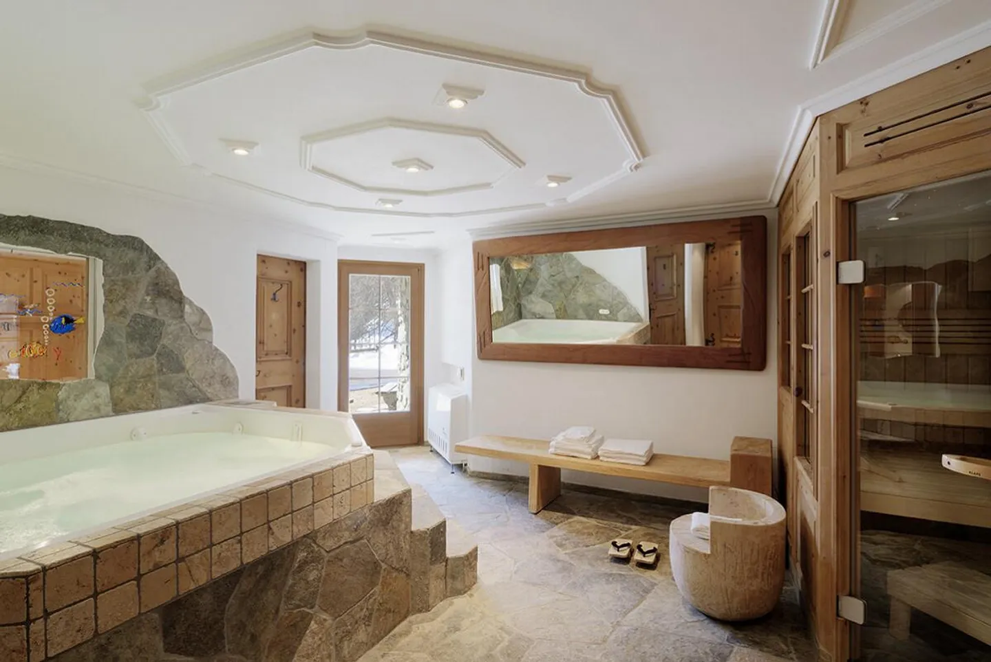 La Punt Chamues-ch: 10-Room Villa with Mountain View and 5 Parking Spaces - Photo 5 of 6