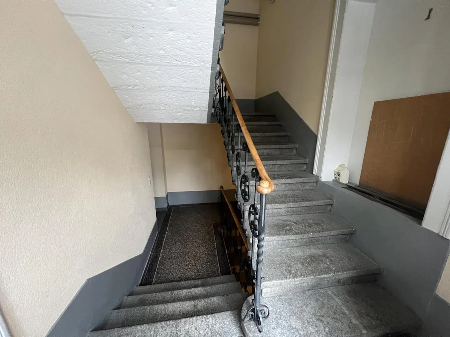 Charmant appartement 4.5 pièces rénové avec garage - Foto 16 von 19