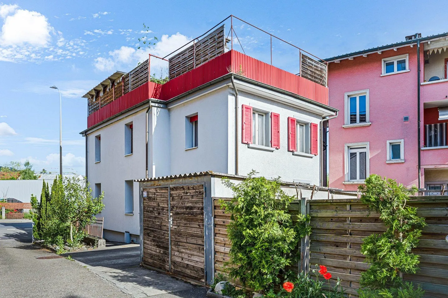 Geräumiges Zuhause mit Geschäft - Foto 2 von 10