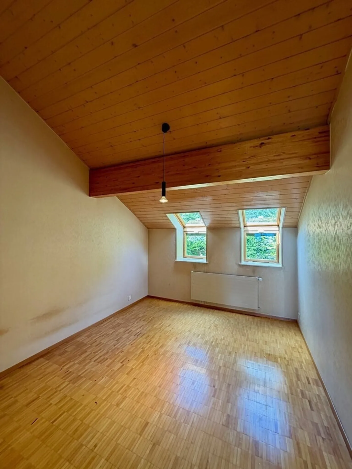 Charmante 2-Zimmer-Penthouse mit freiem Blick und grünem Umfeld - Foto 4 von 5