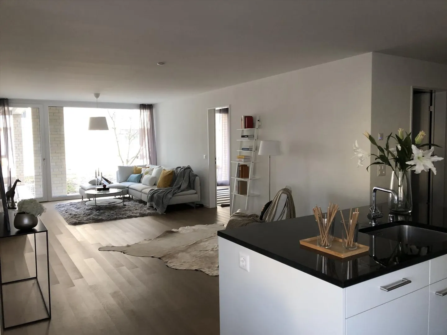 Attraktive Wohnung in Suhr - Foto 1 von 6