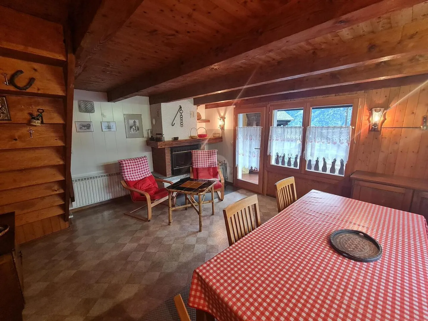 Chalet Incantevole con Vista Montagna - Foto 3 di 6