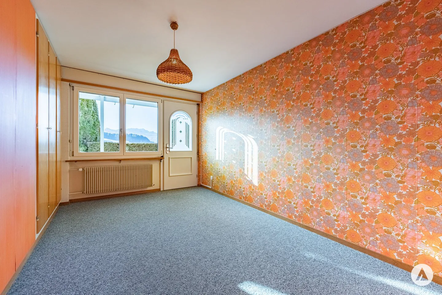 Between City and Countryside on the Sunny Slope - Photo 8 of 13