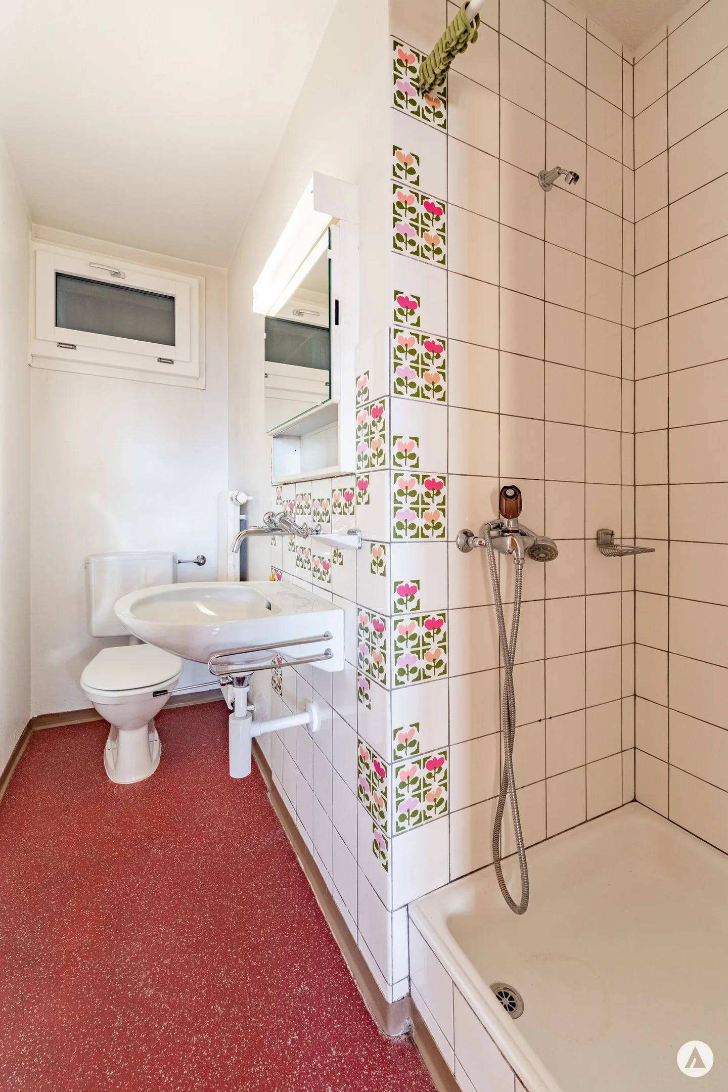 Between City and Countryside on the Sunny Slope - Photo 10 of 13