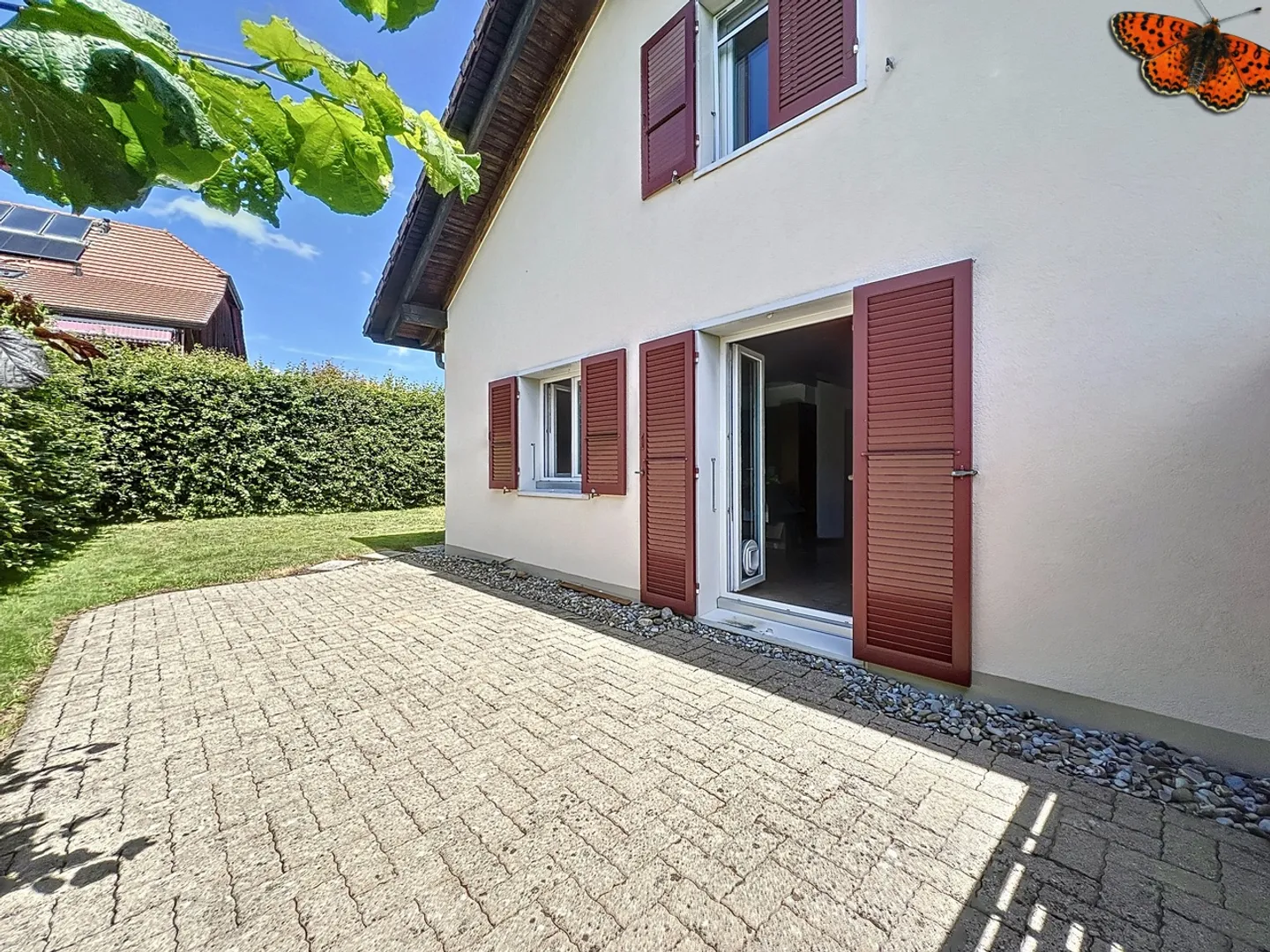 2½ ZIMMER - Mit einer Terrasse - Foto 1 von 10