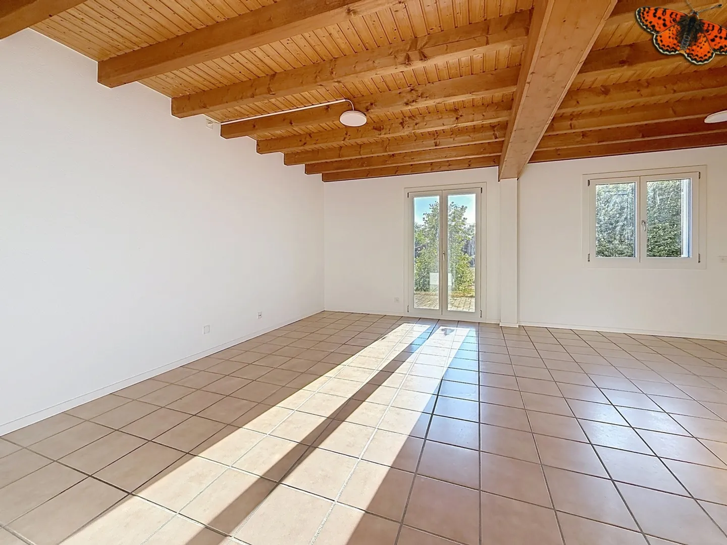 2½ ZIMMER - Mit einer Terrasse - Foto 3 von 10