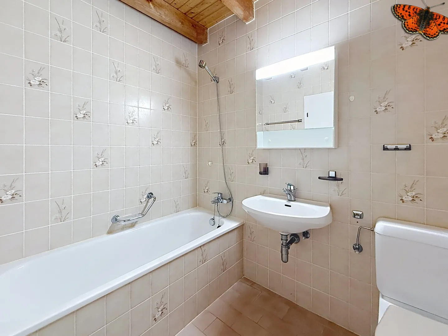 2½ ZIMMER - Mit einer Terrasse - Foto 8 von 10