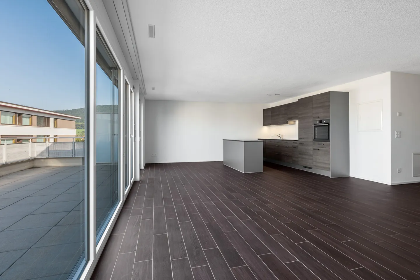 Grand appartement de grenier vous attend! - Photo 3 sur 8