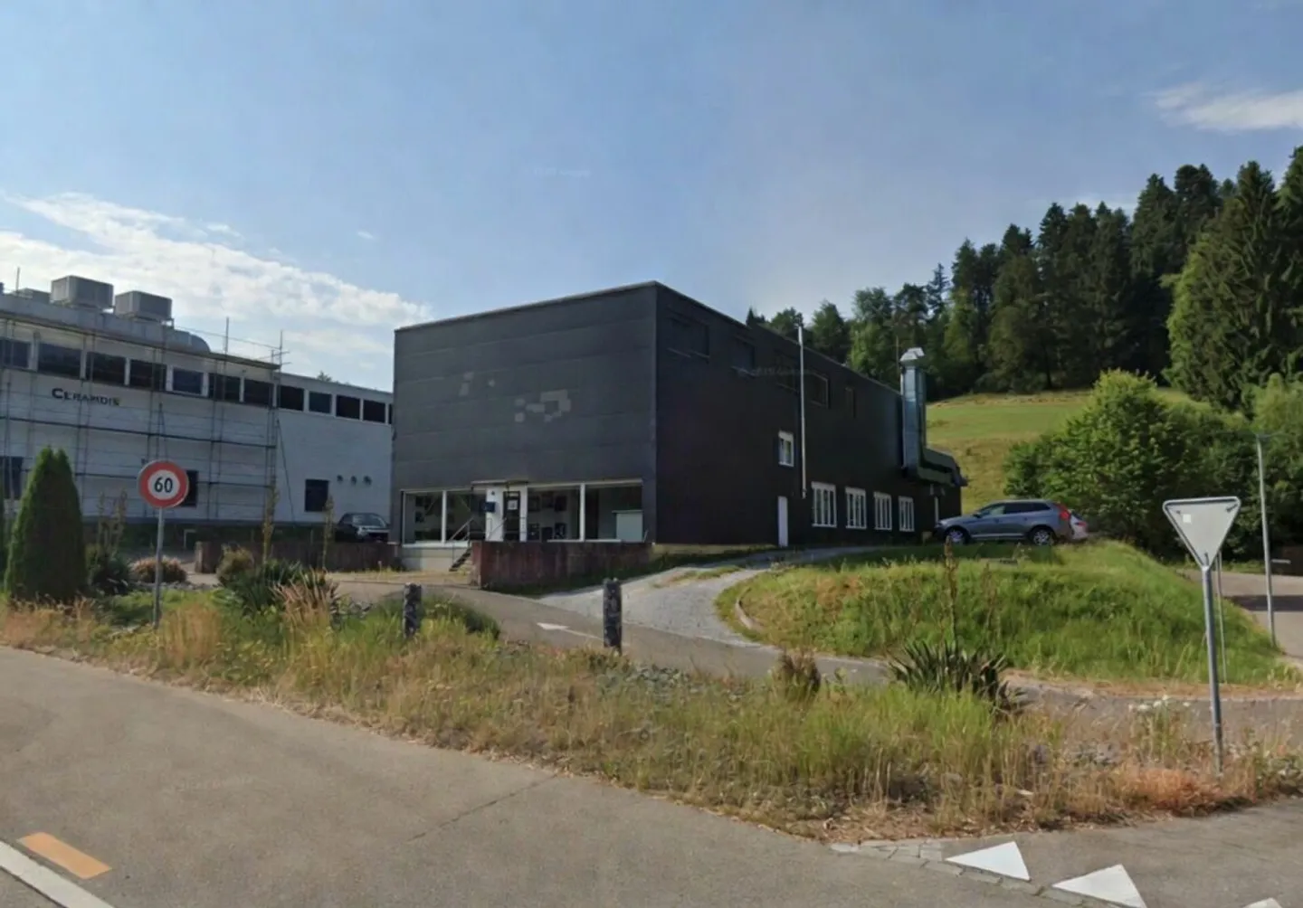 Prime Development Land in Elsau - Photo 3 of 4