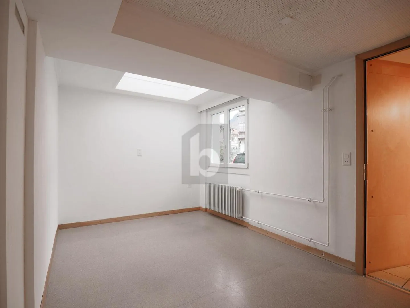 VIELSEITIG NUTZBAR UND ZENTRAL GELEGEN - Foto 5 di 6