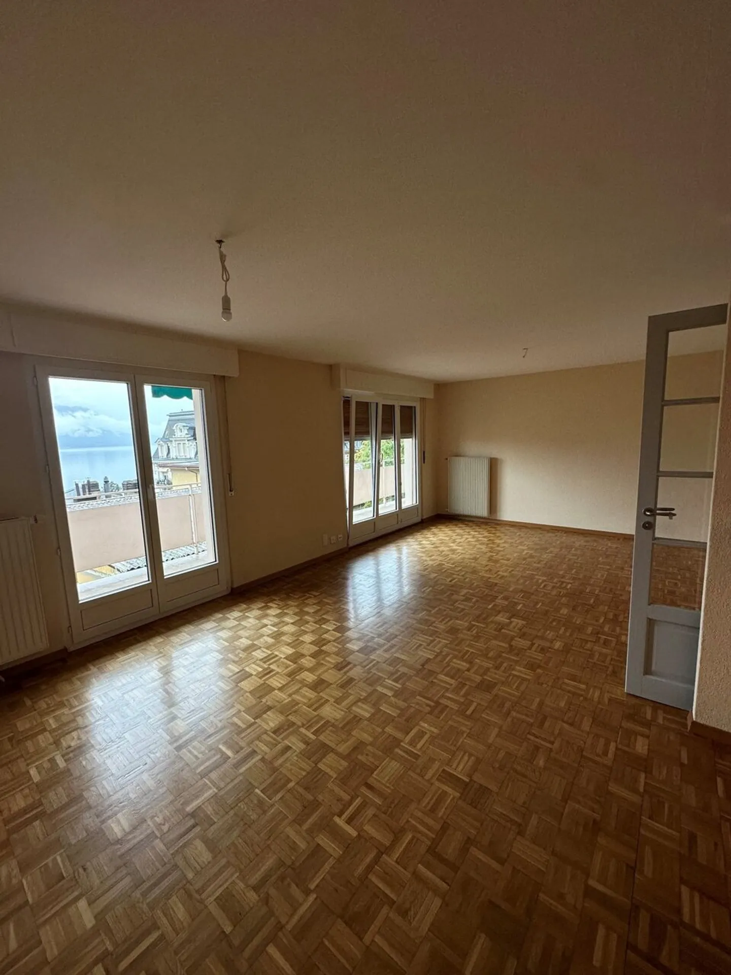 4.5-room apartment on the ground floor - Photo 2 of 13