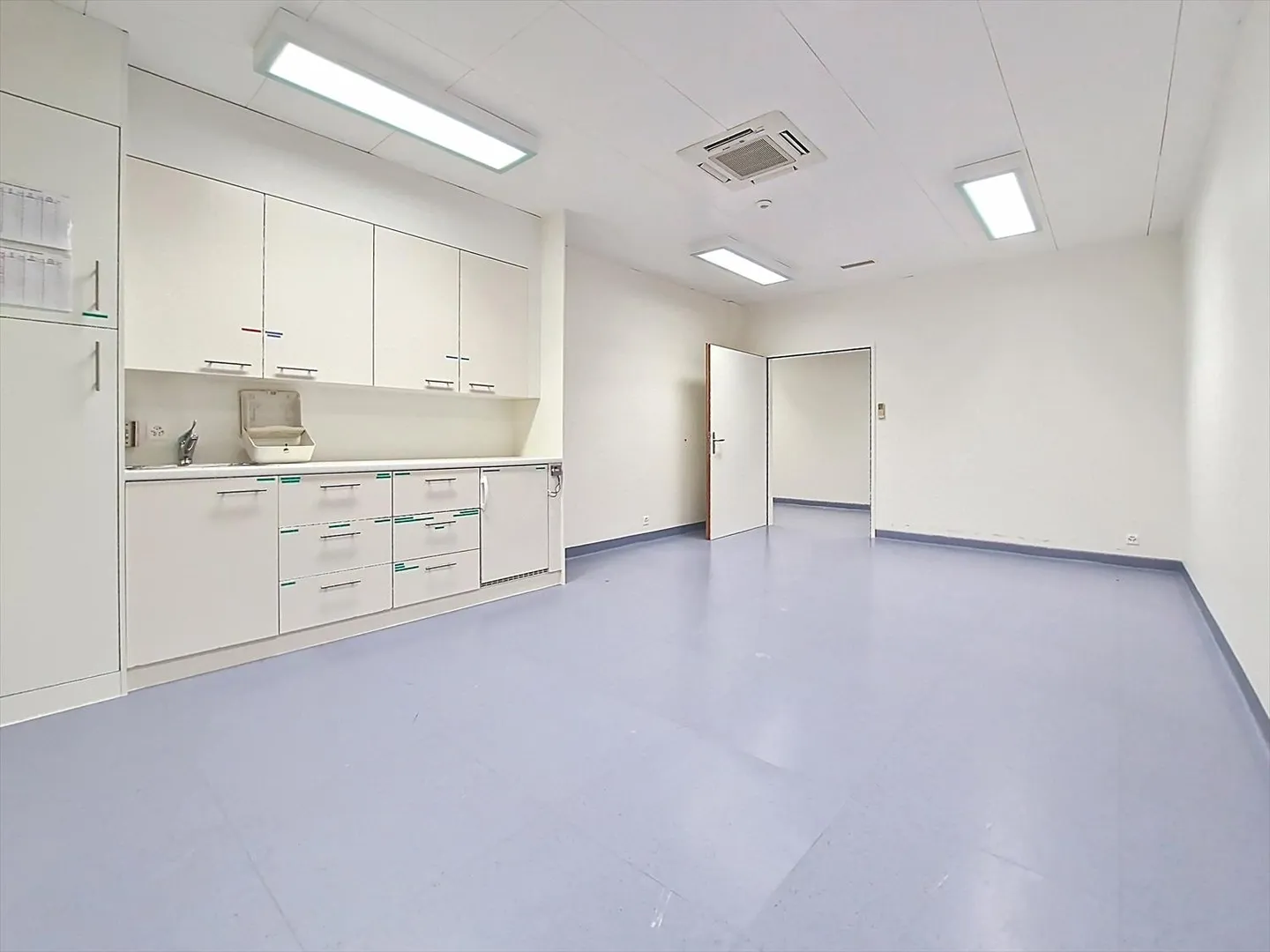 Ufficio medico - Foto 8 di 11
