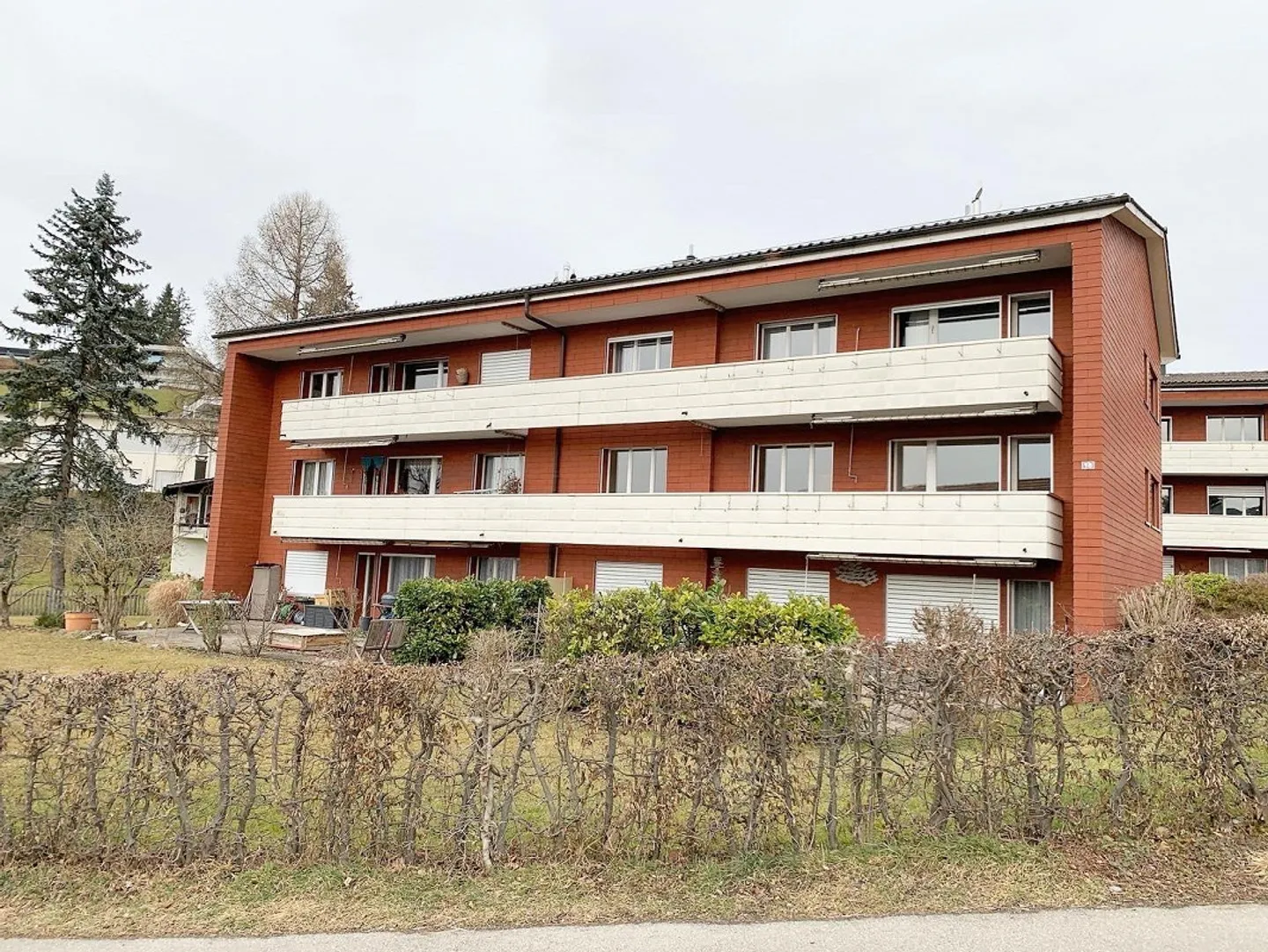 Beautiful and bright 3.5 room apartment in a quiet location - Photo 1 of 10