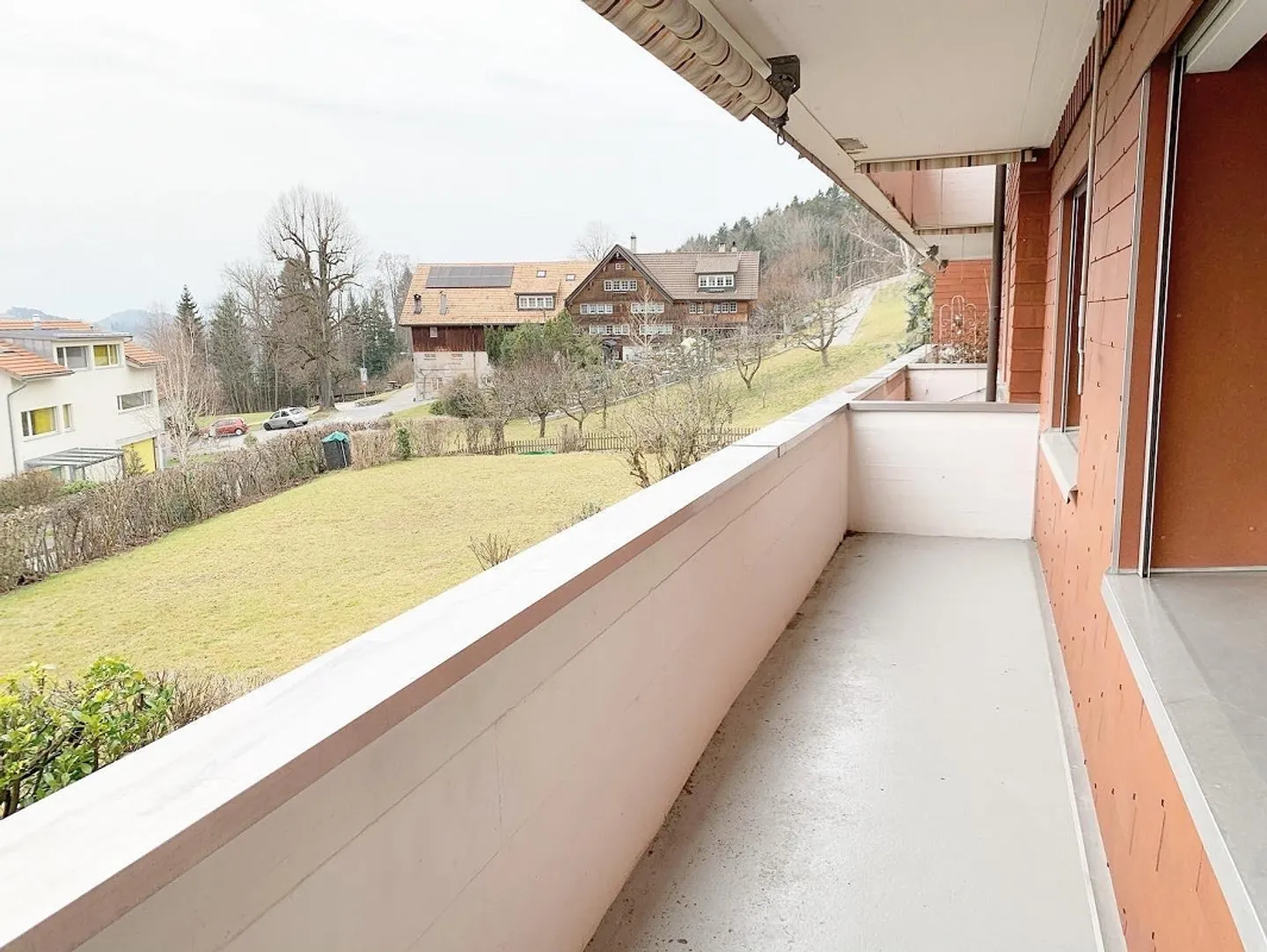 Beautiful and bright 3.5 room apartment in a quiet location - Photo 2 of 10